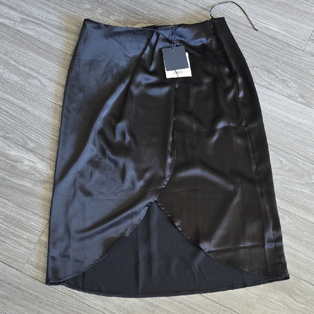 Dress Forum Elegant Black Midi Skirt
